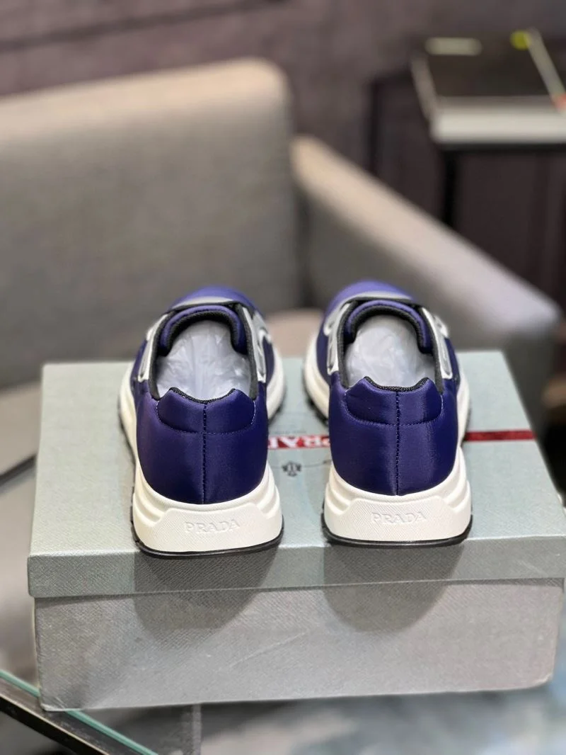Prada Low Shoes Durable 35257