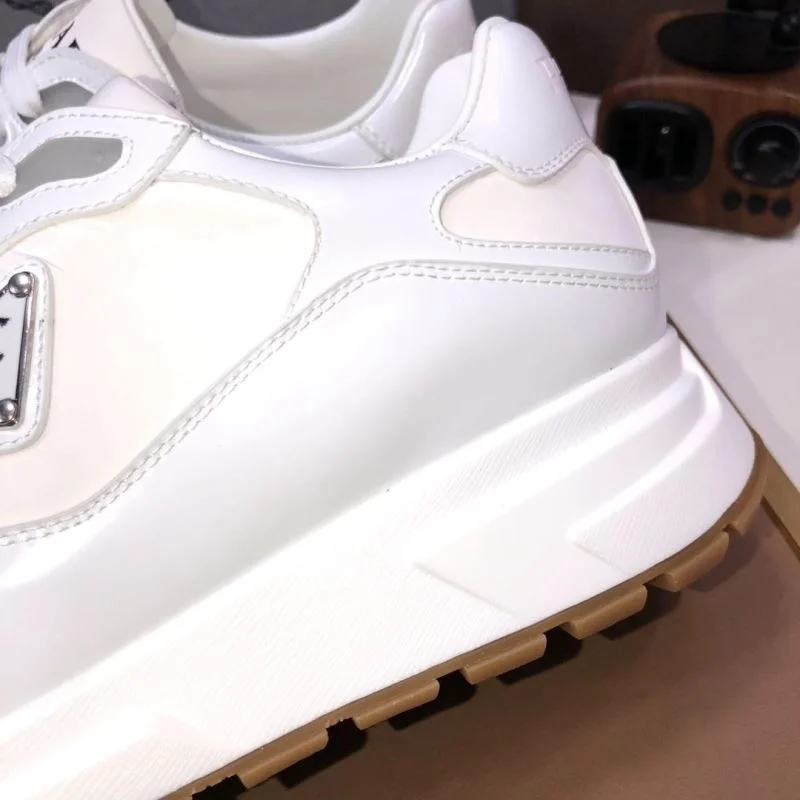 Prada Low Shoes ComfortFit 35249