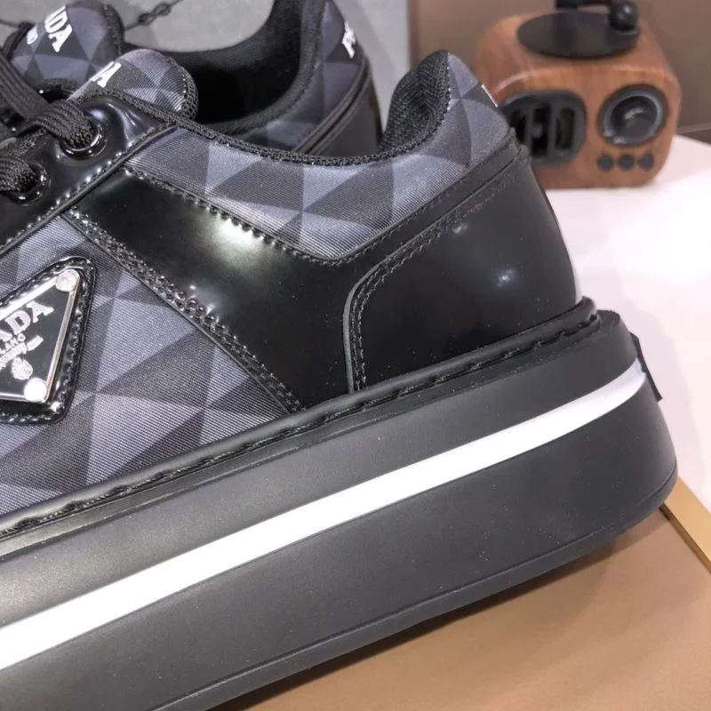 Prada Low Shoes UrbanStyle 35251