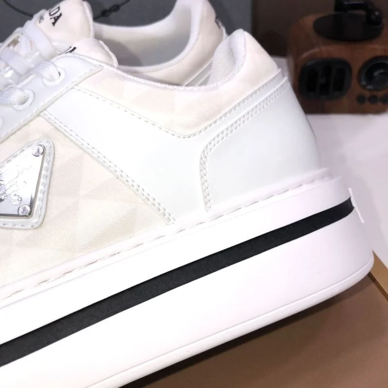 Chic Prada Low Shoes 35255