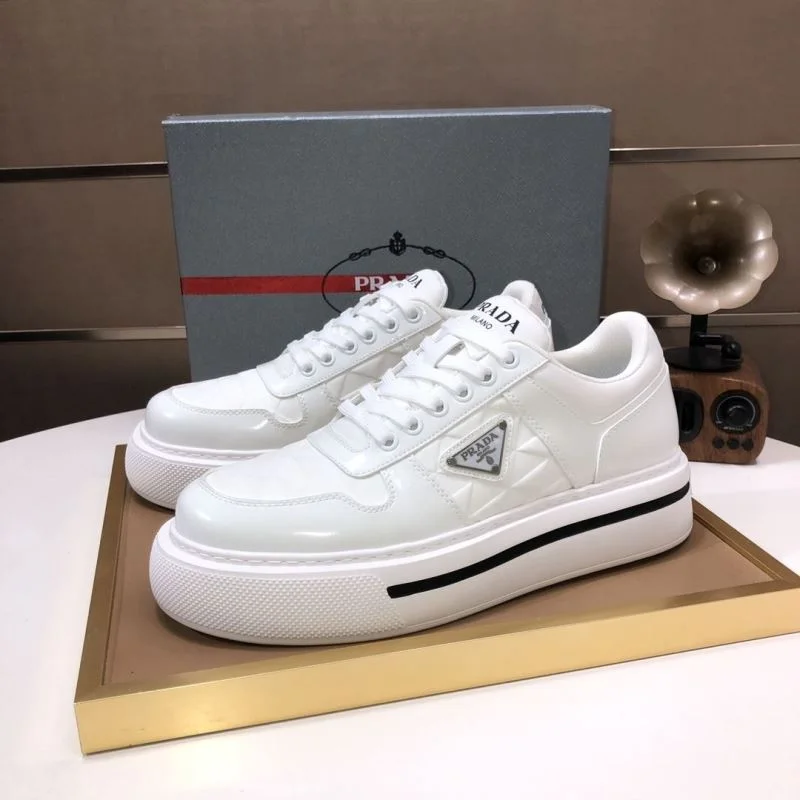 Prada Low Shoes WaterResistant 35247