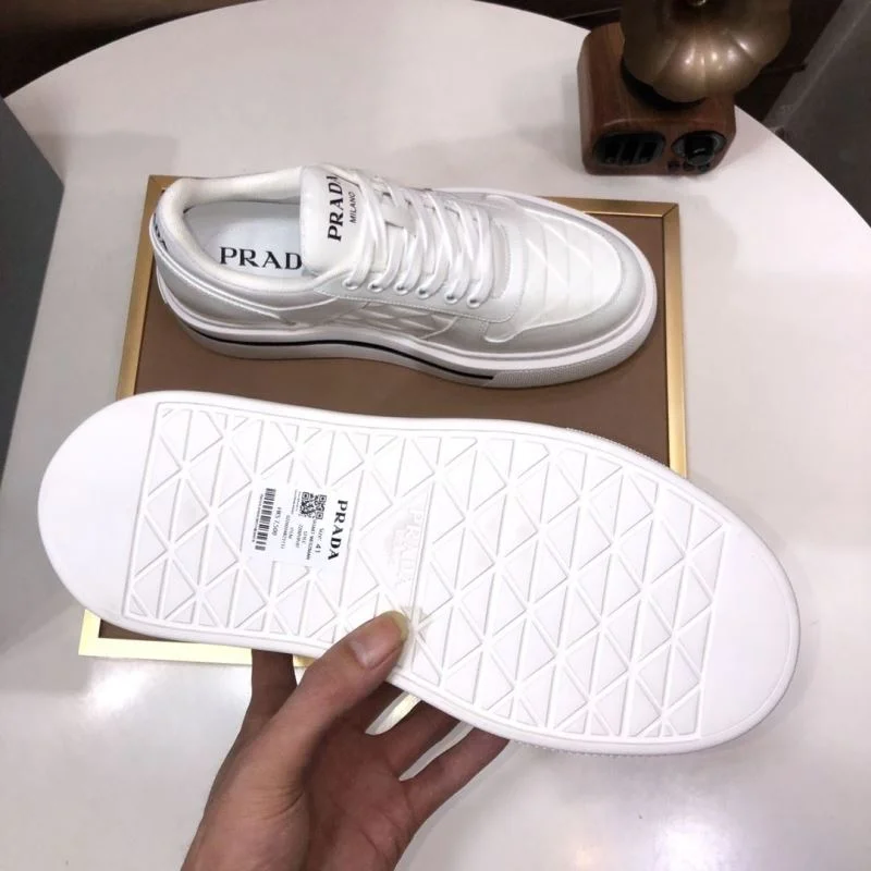 Prada Low Shoes WaterResistant 35247