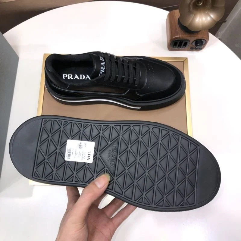 Casual Prada Low Shoes 35243