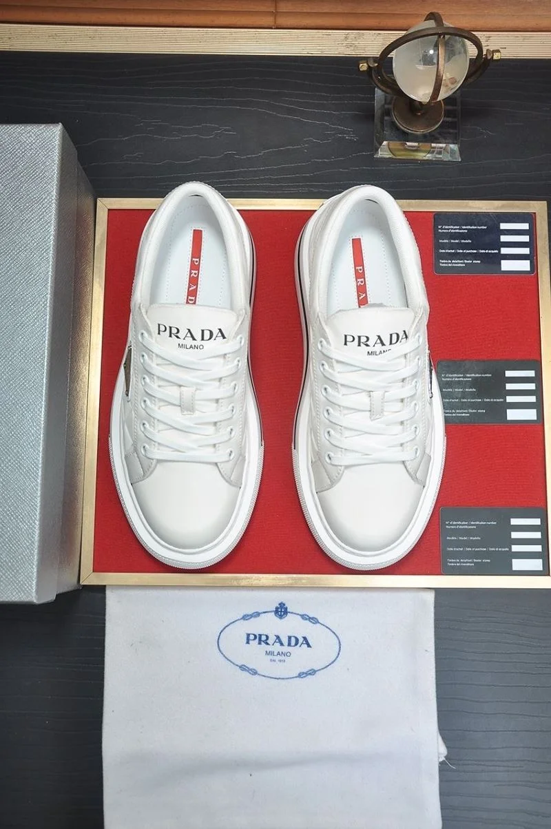 Refined Prada Low Shoes 35233