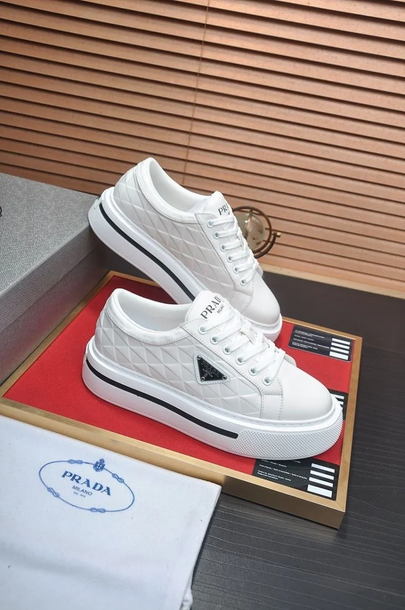 Refined Prada Low Shoes 35233