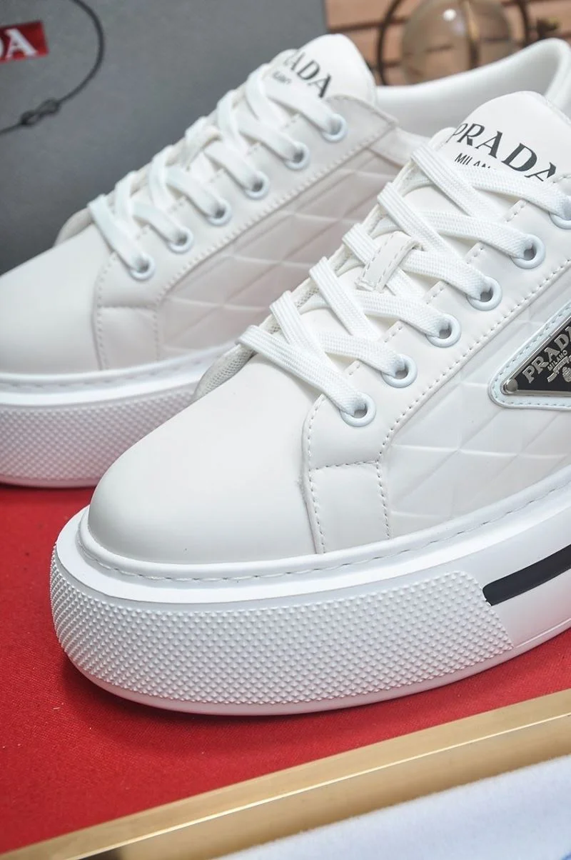 Refined Prada Low Shoes 35233