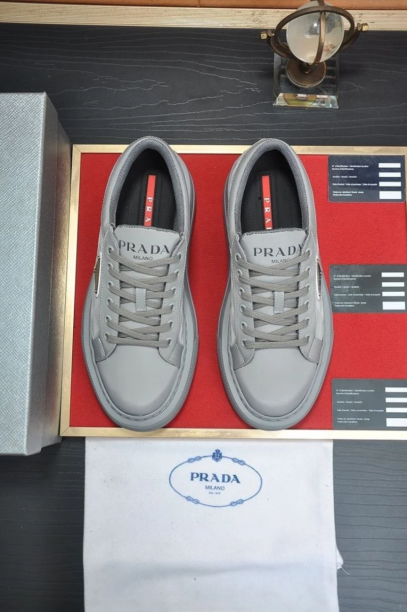 Durable Prada Low Shoes 35224