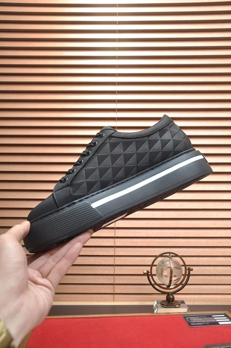 Elegant Prada Low Shoes 35228