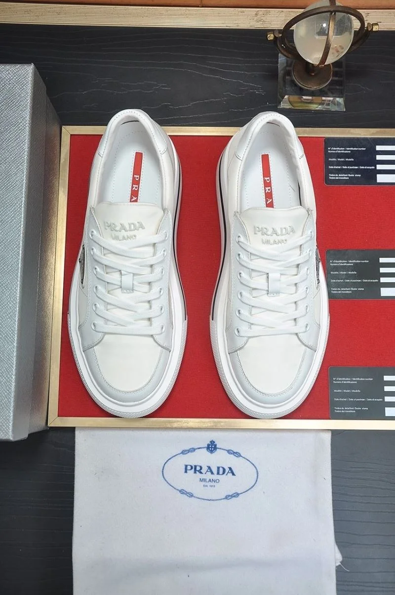 Minimalist Prada Low Shoes 35221