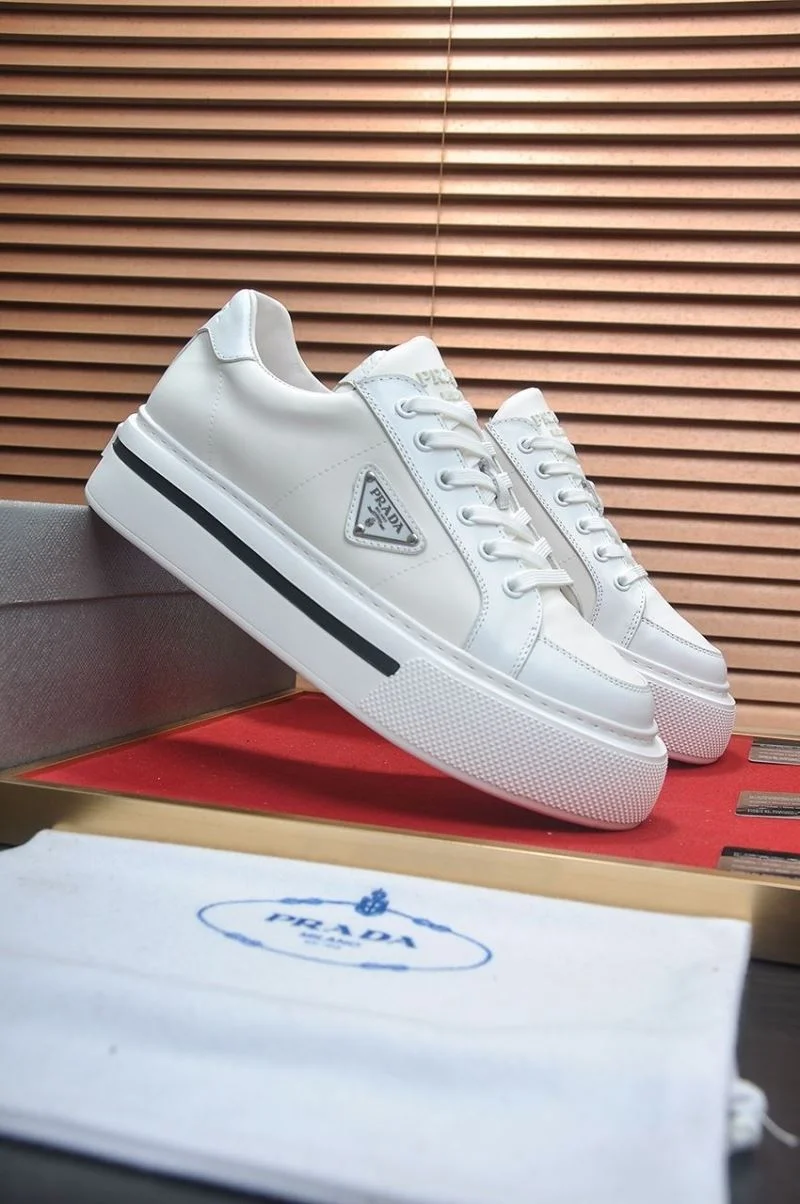 Minimalist Prada Low Shoes 35221