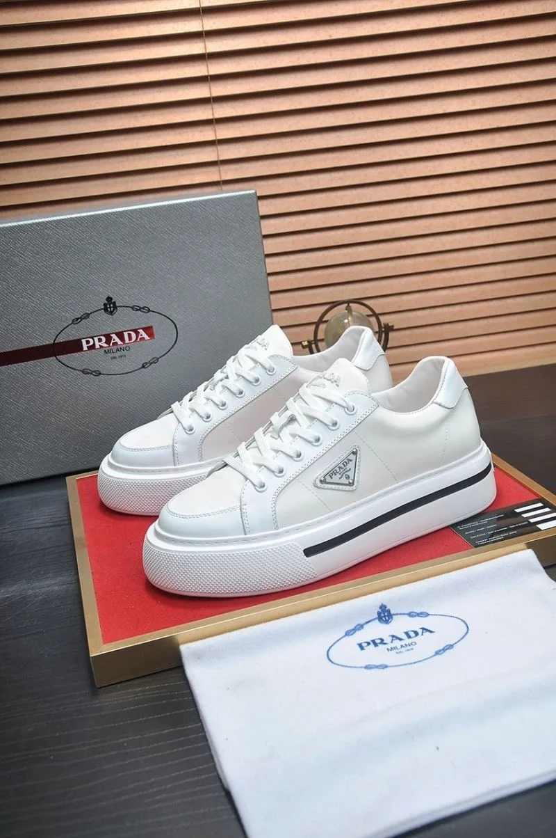 Minimalist Prada Low Shoes 35221