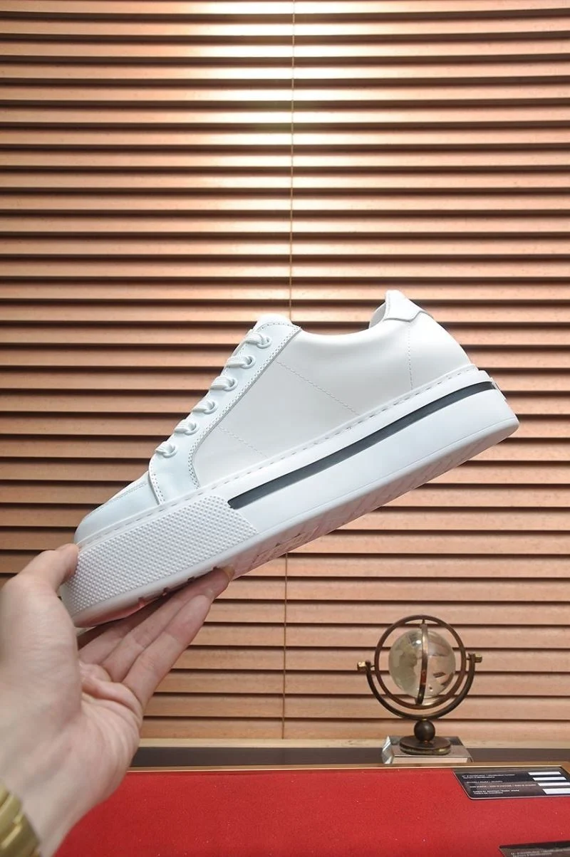 Minimalist Prada Low Shoes 35221
