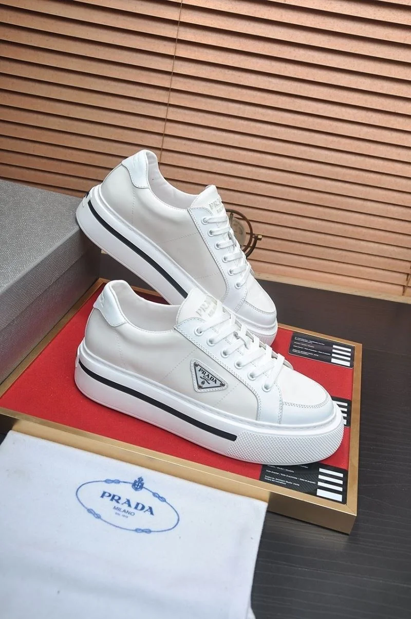 Minimalist Prada Low Shoes 35221
