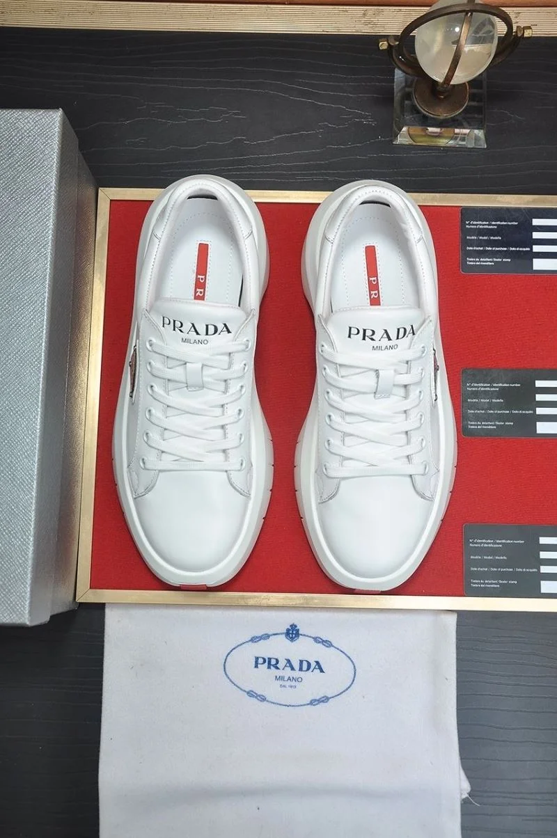Snug Prada Low Shoes 35226