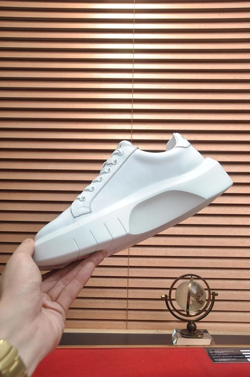 Snug Prada Low Shoes 35226