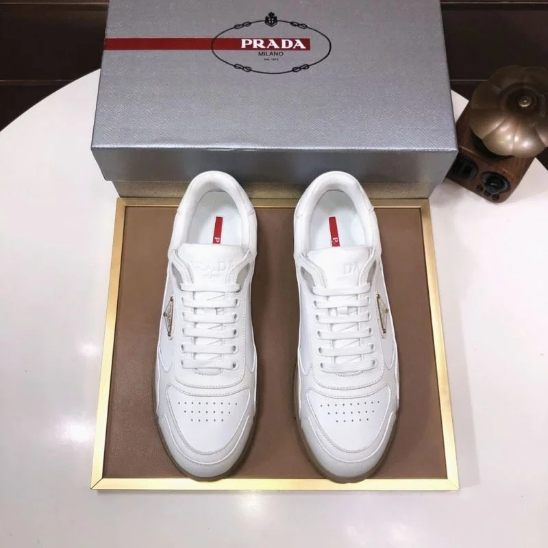 Prada Low Shoes Sophisticated 35216