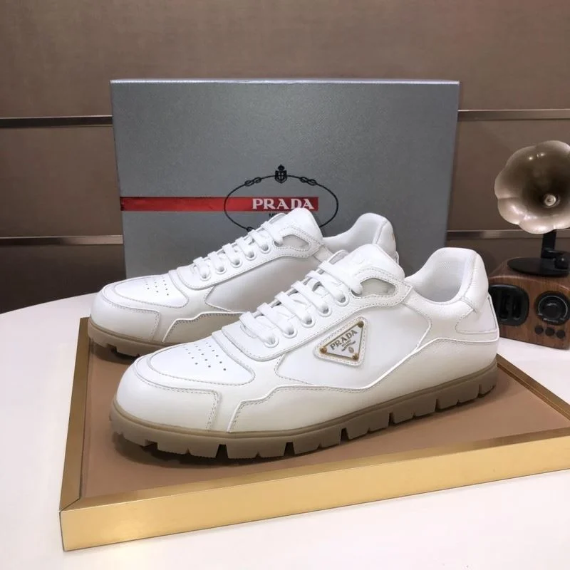 Prada Low Shoes Sophisticated 35216