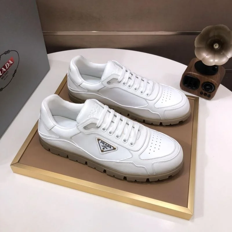 Prada Low Shoes Sophisticated 35216