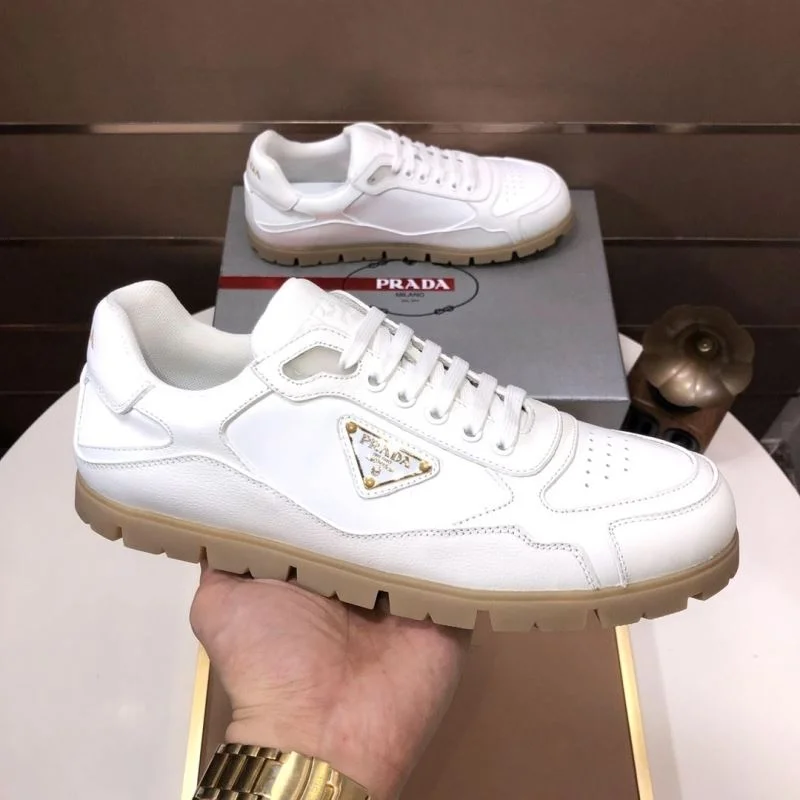 Prada Low Shoes Sophisticated 35216