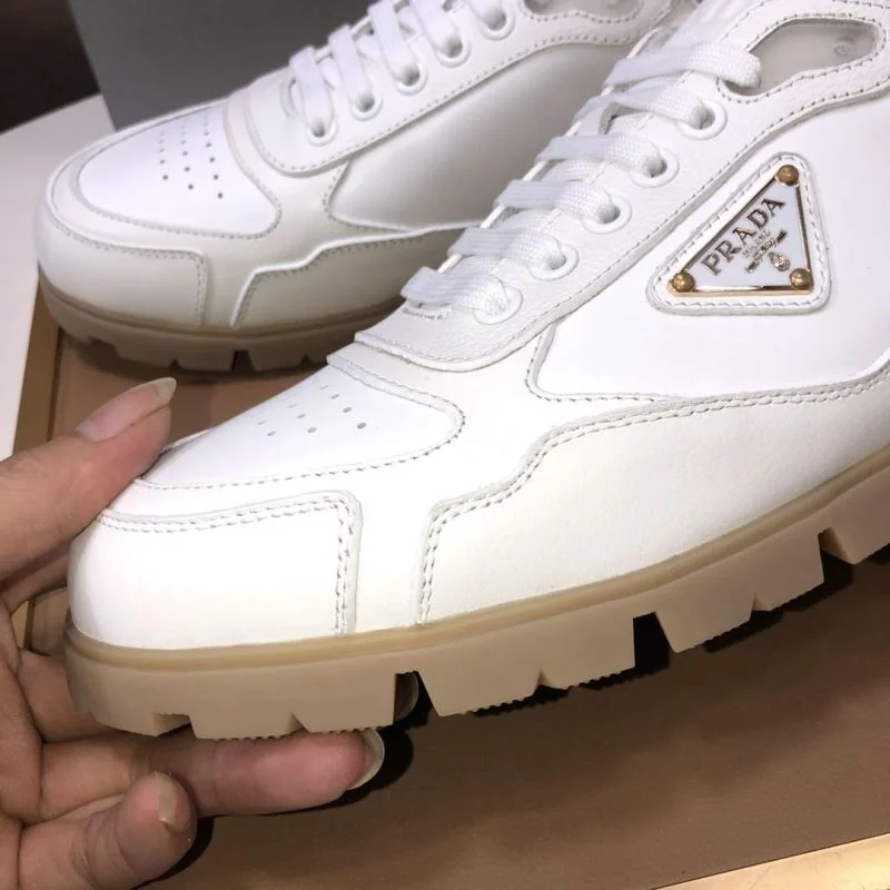 Prada Low Shoes Sophisticated 35216