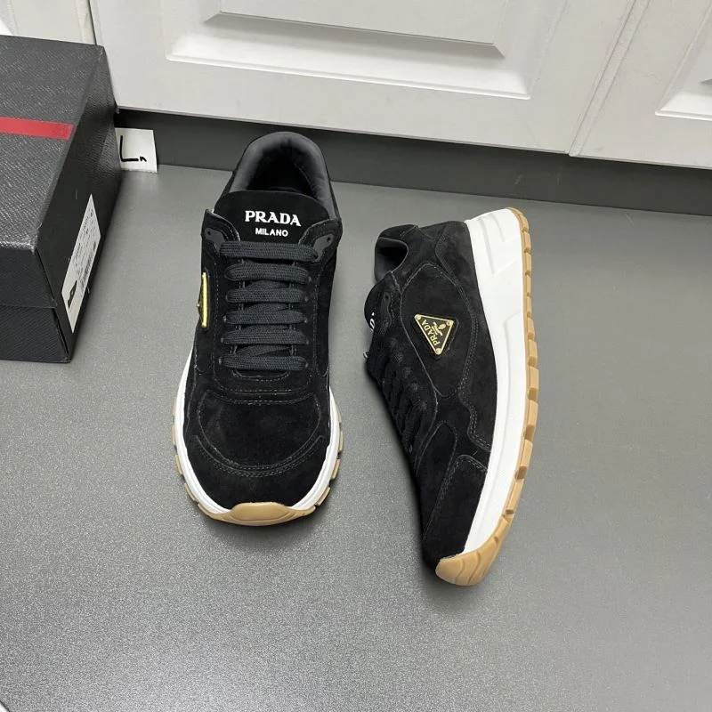 Prada Low Shoes EyeCatching 35208