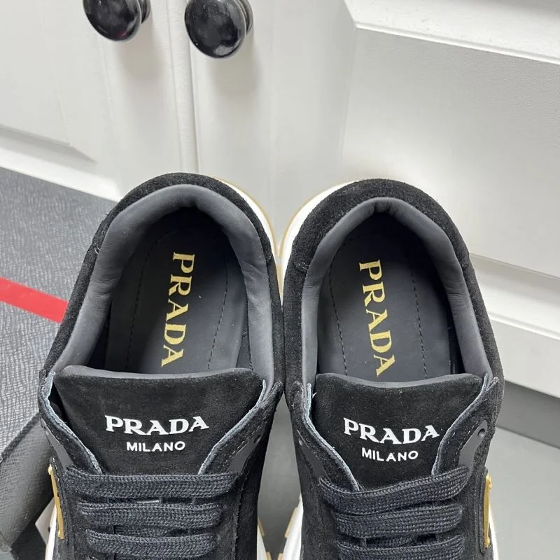 Prada Low Shoes EyeCatching 35208