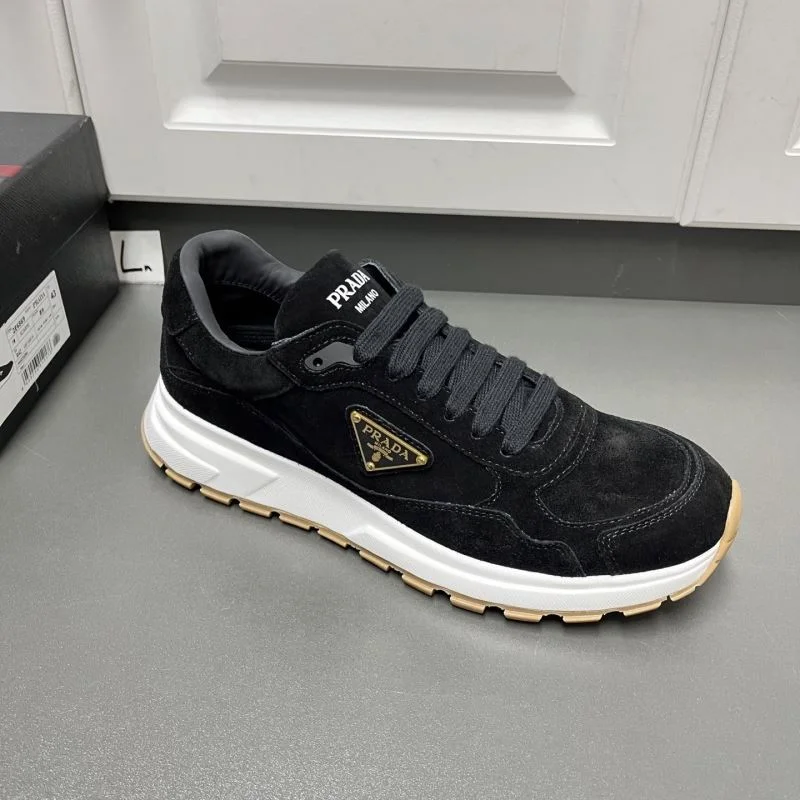Prada Low Shoes EyeCatching 35208