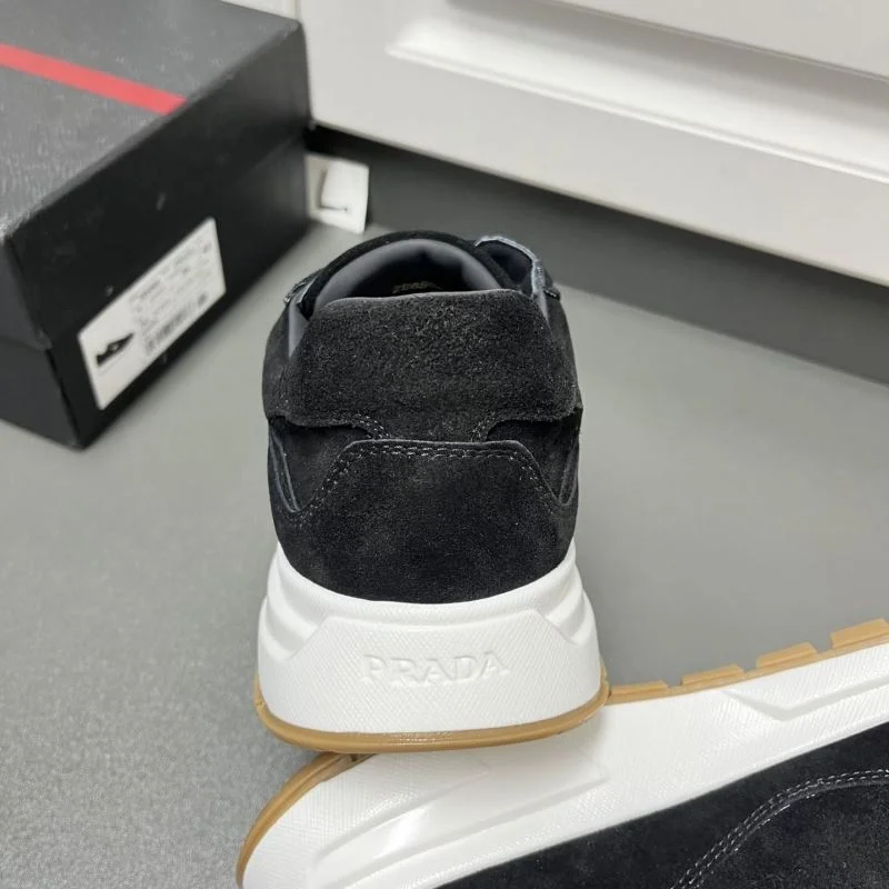 Prada Low Shoes EyeCatching 35208