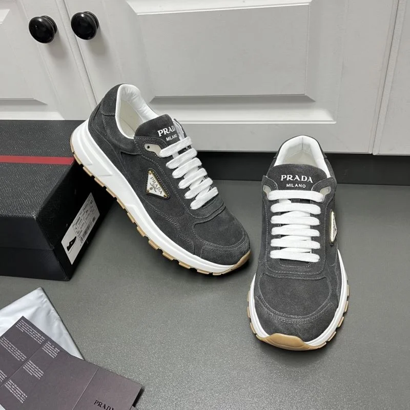 Prada Low Shoes Attractive 35207