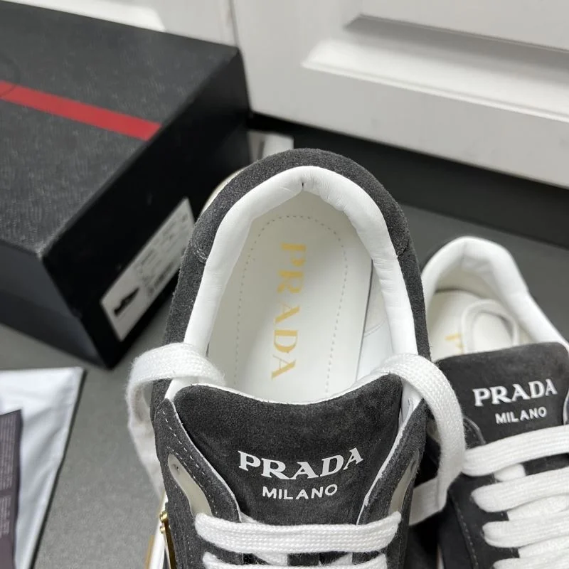 Prada Low Shoes Attractive 35207