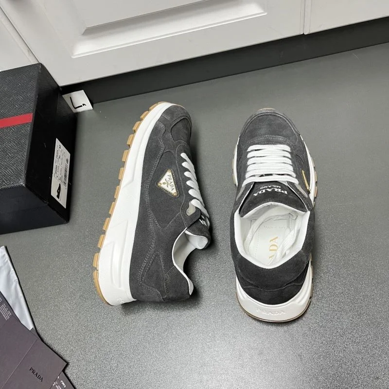 Prada Low Shoes Attractive 35207