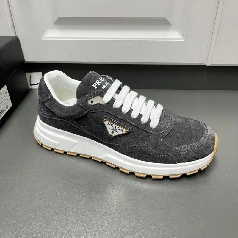 Prada Low Shoes Attractive 35207