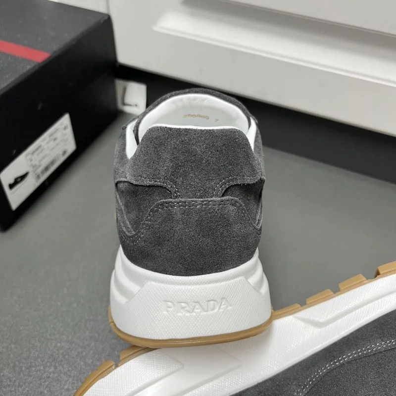 Prada Low Shoes Attractive 35207