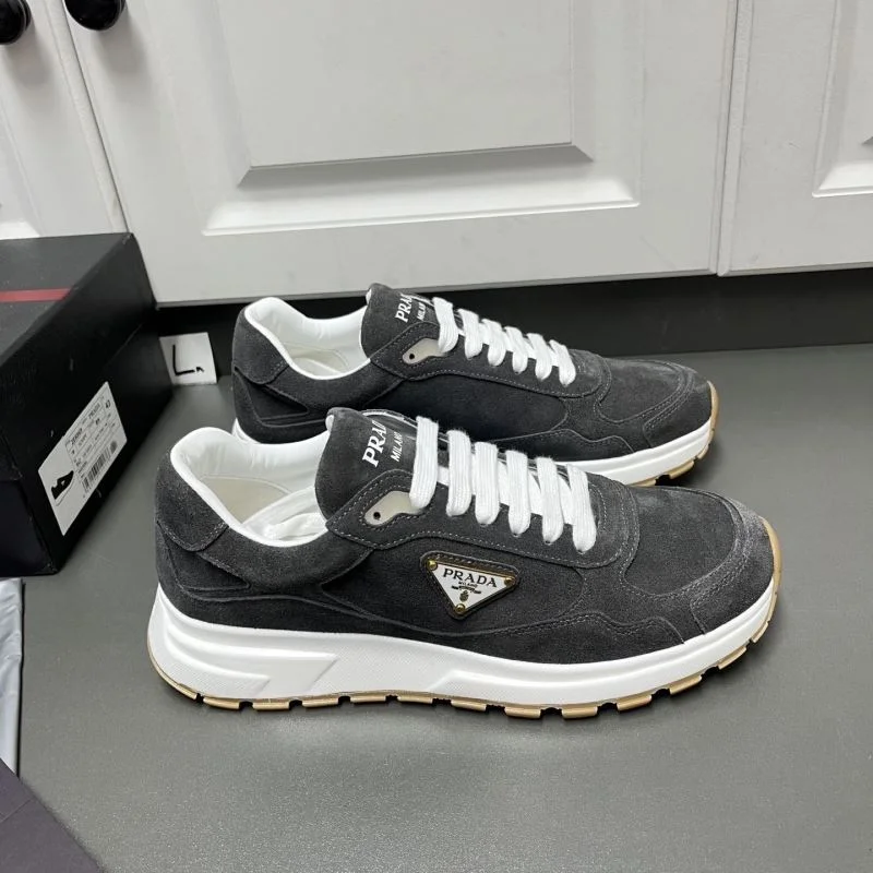 Prada Low Shoes Attractive 35207
