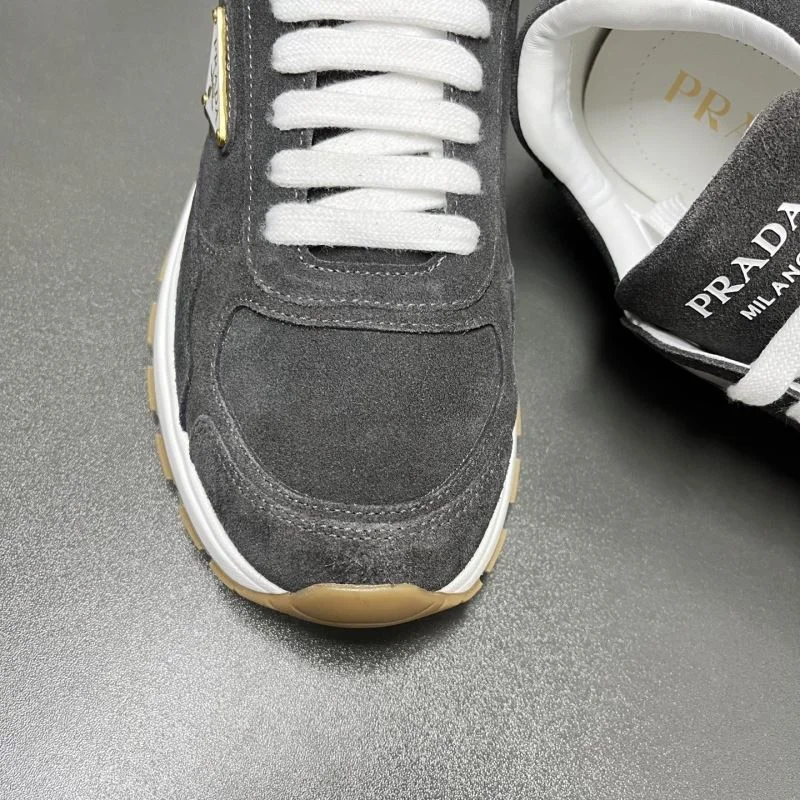 Prada Low Shoes Attractive 35207