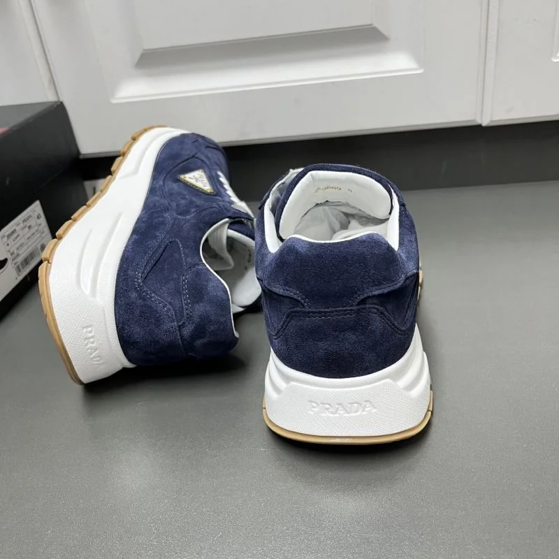 SmoothTexture Prada Low Shoes 35211
