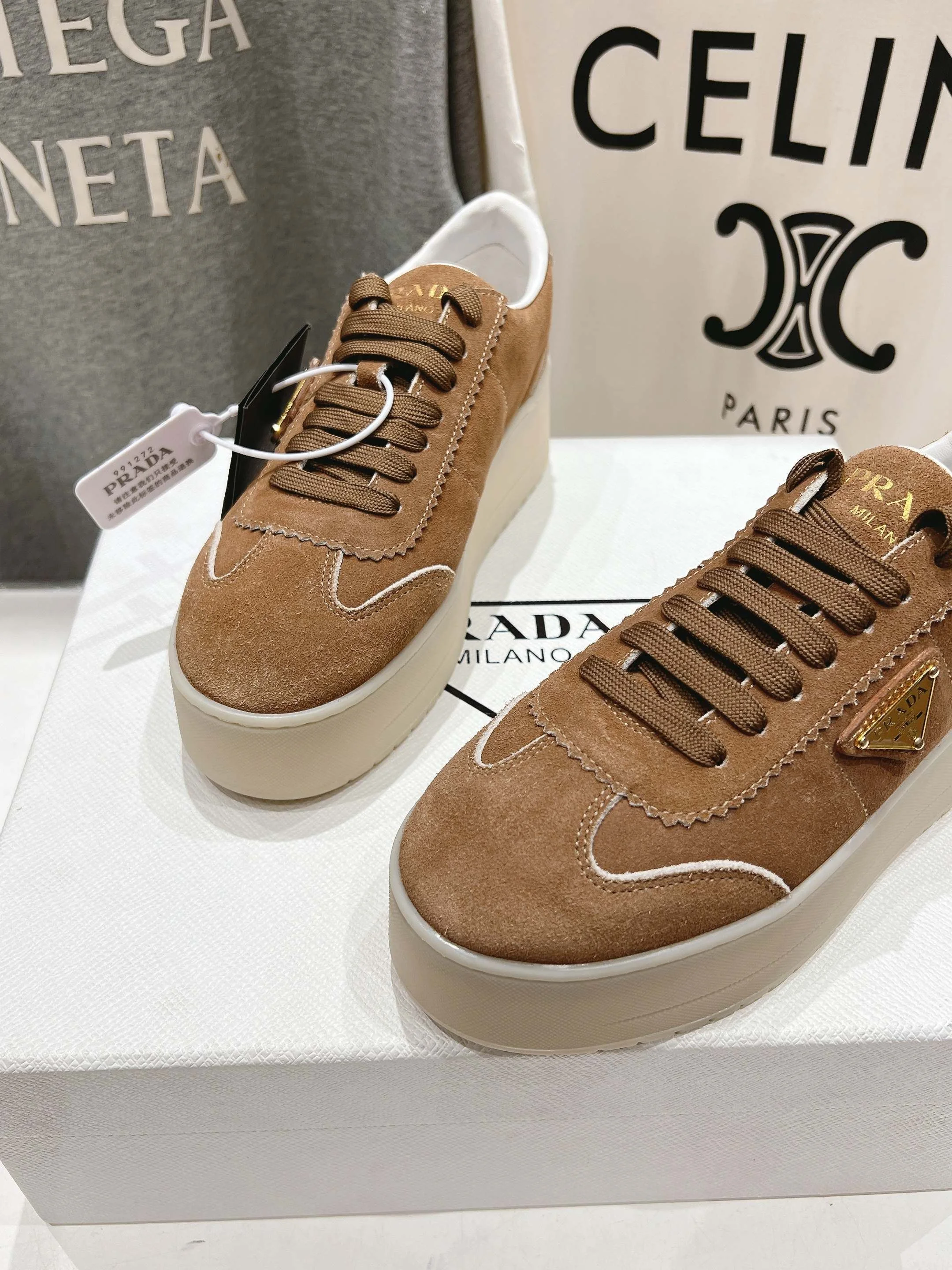 Bright Prada Low Shoes 34217