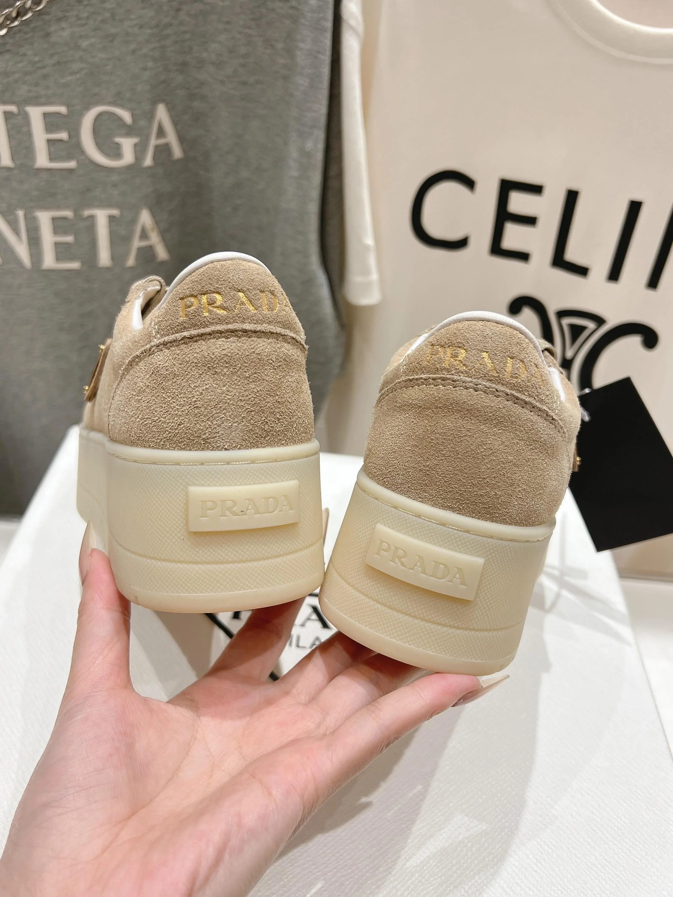 Prada Low Shoes Premium 34203