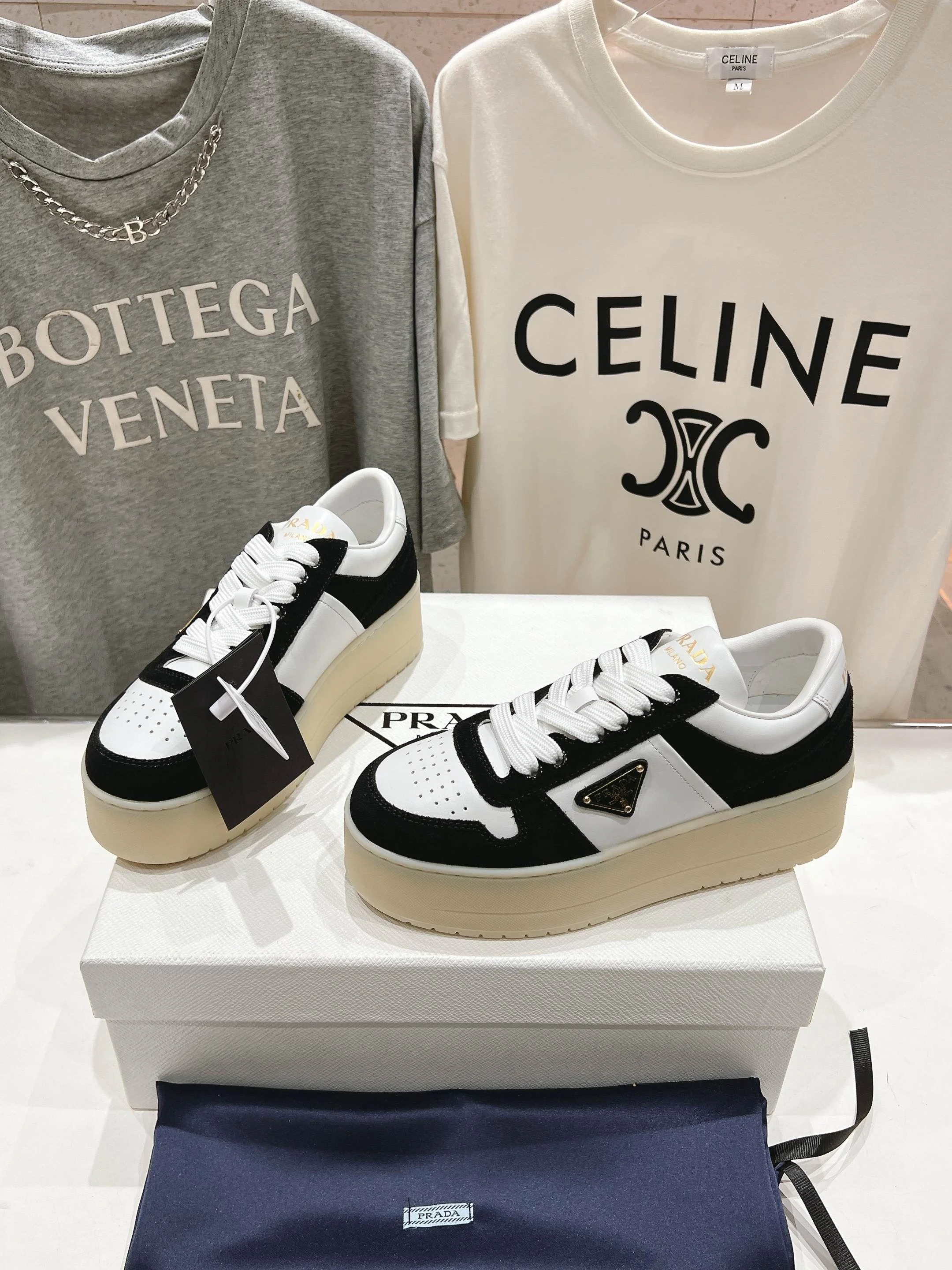 Lightweight Prada Low Shoes 34205