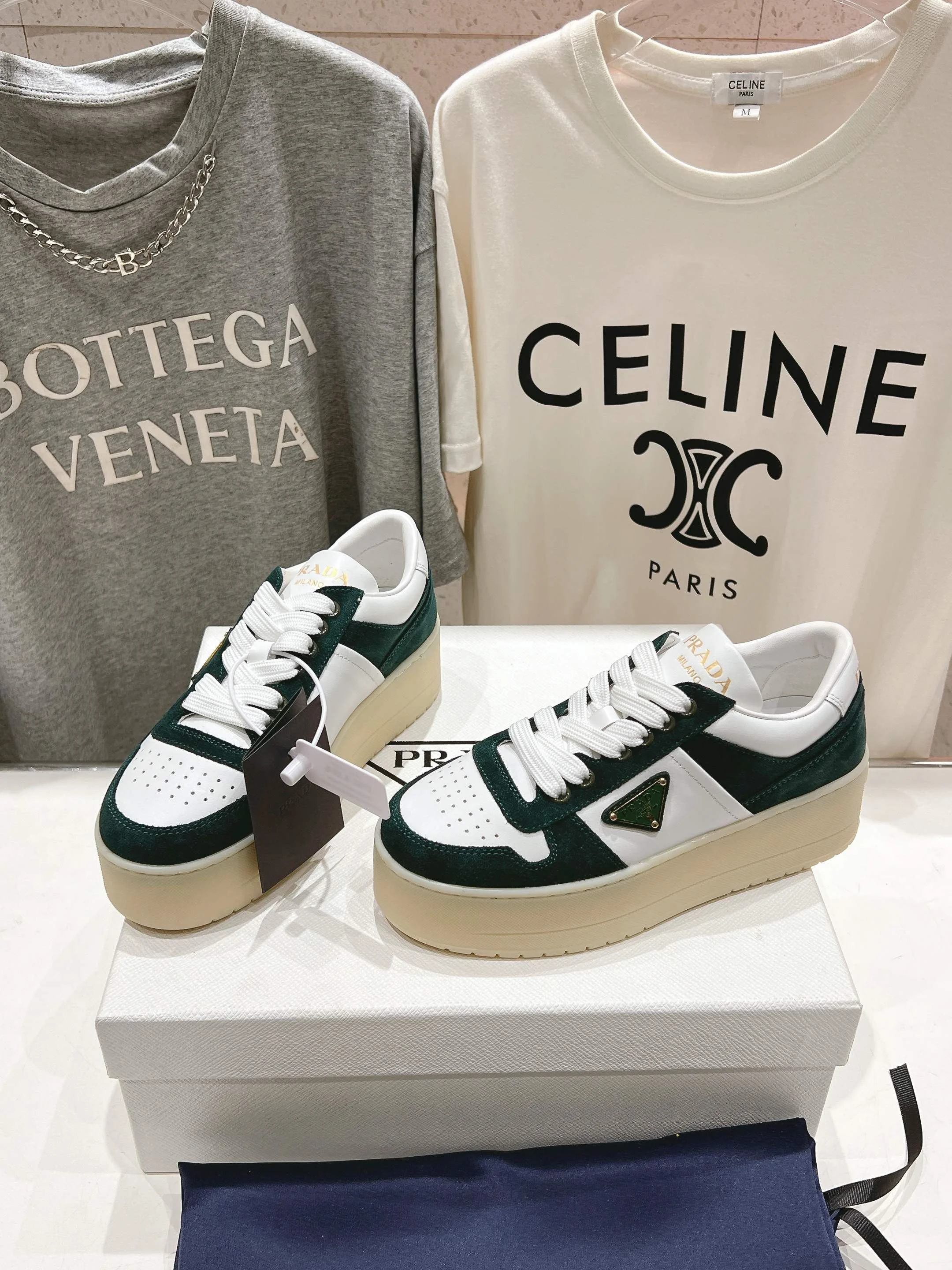 UrbanChic Prada Low Shoes 34199