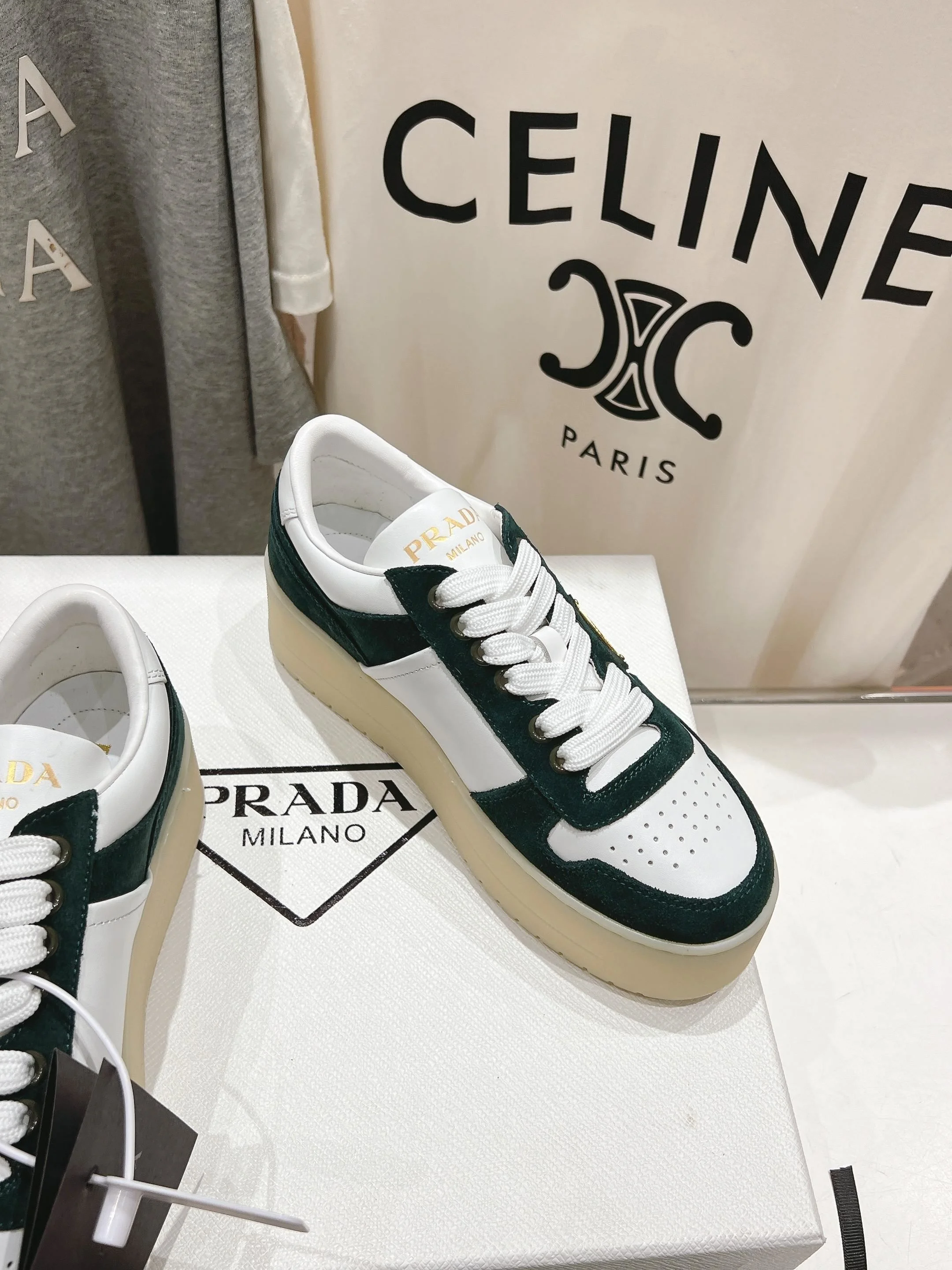 UrbanChic Prada Low Shoes 34199