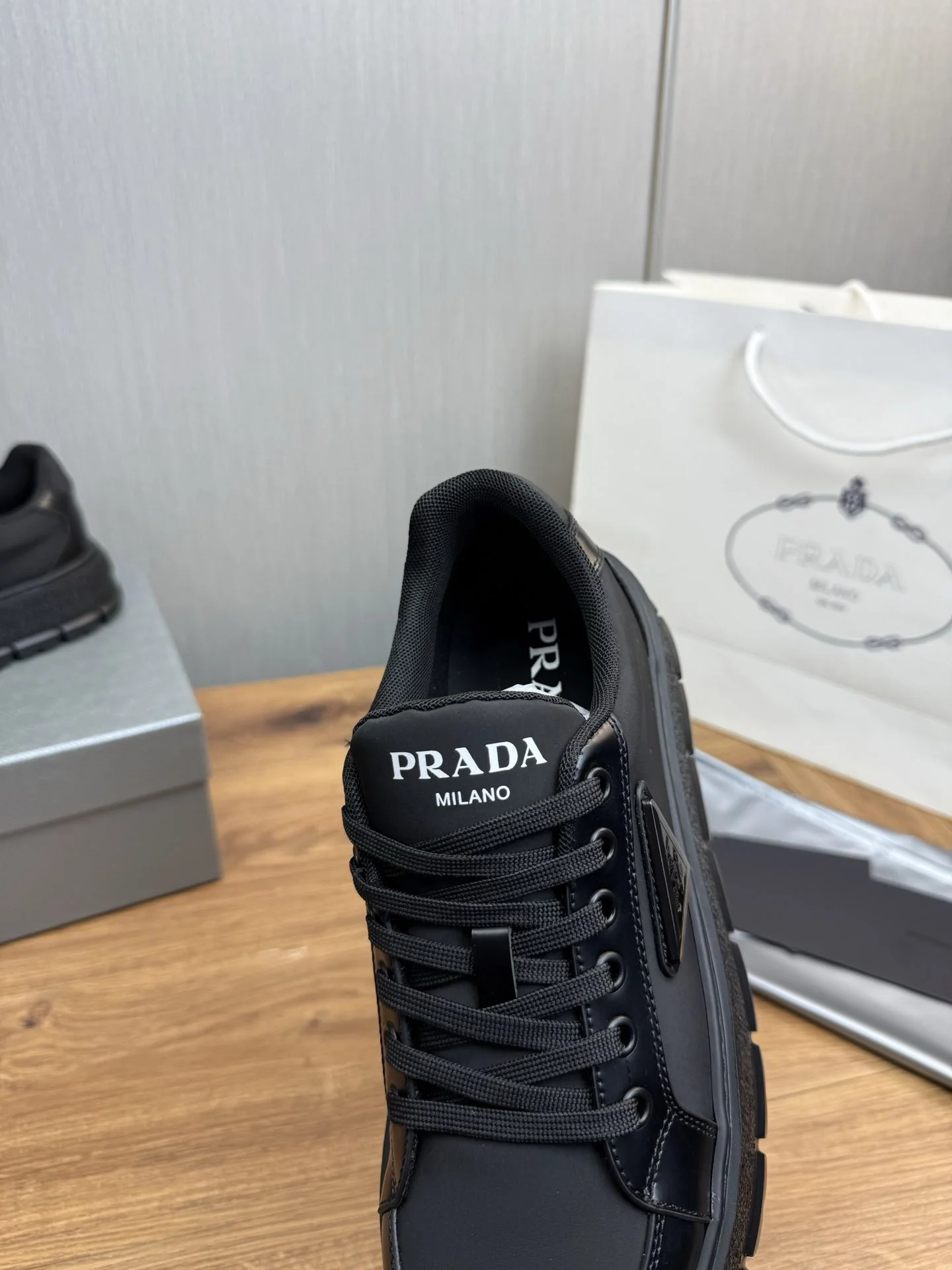 Prada Low Shoes Premium 34210