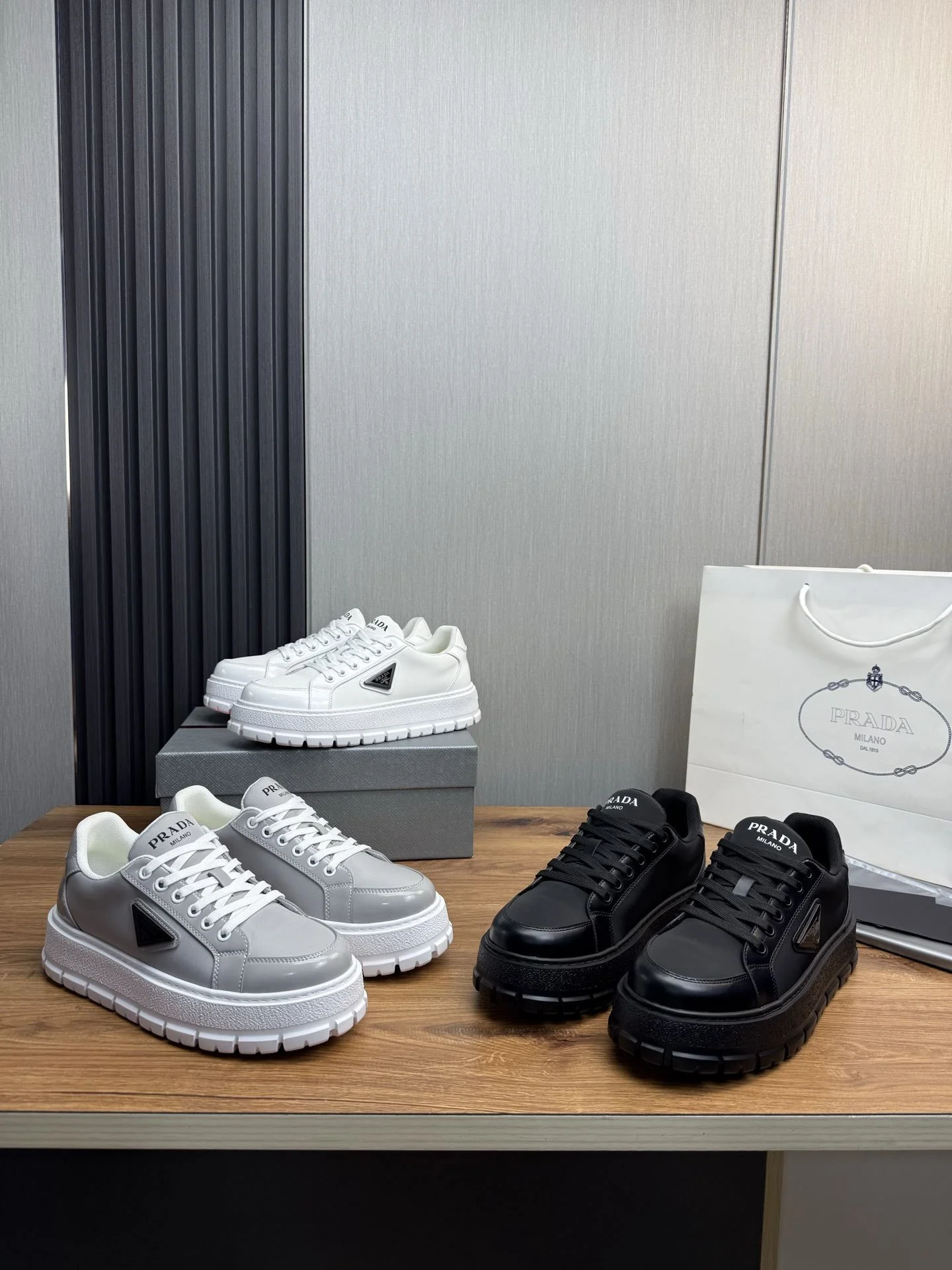Prada Low Shoes Premium 34210