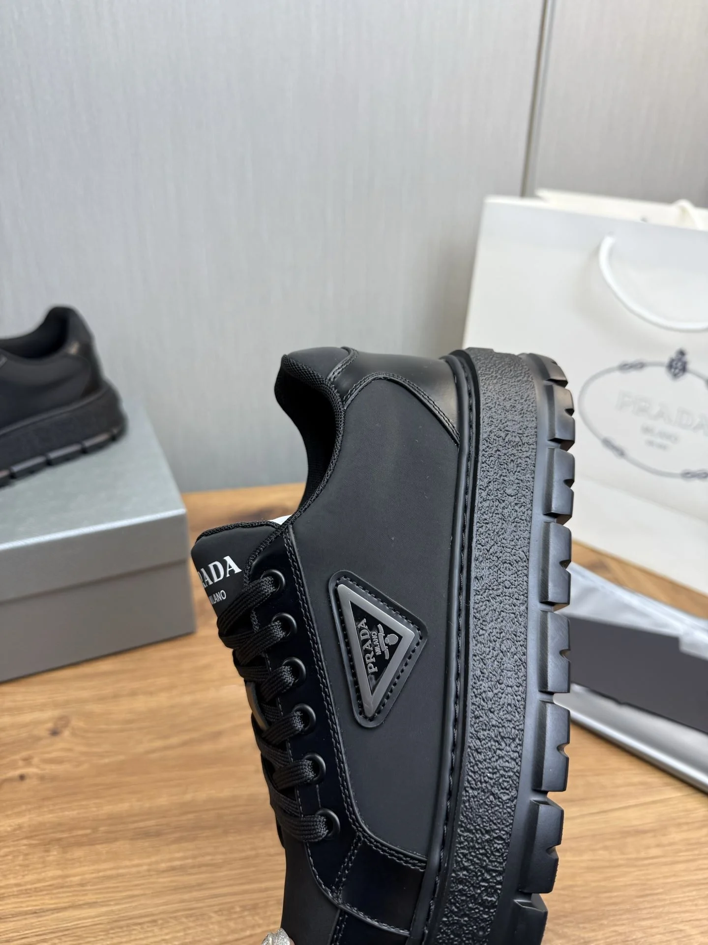 Prada Low Shoes Premium 34210