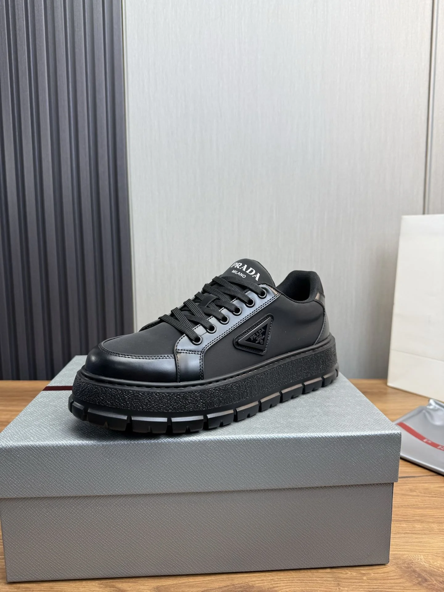 Prada Low Shoes Premium 34210