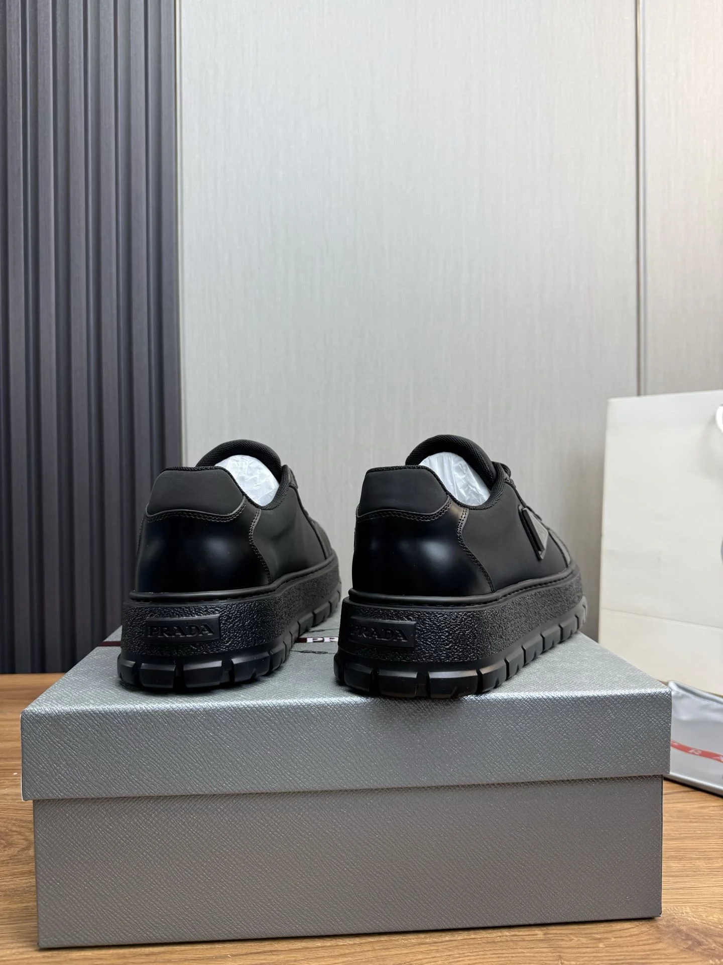 Prada Low Shoes Premium 34210