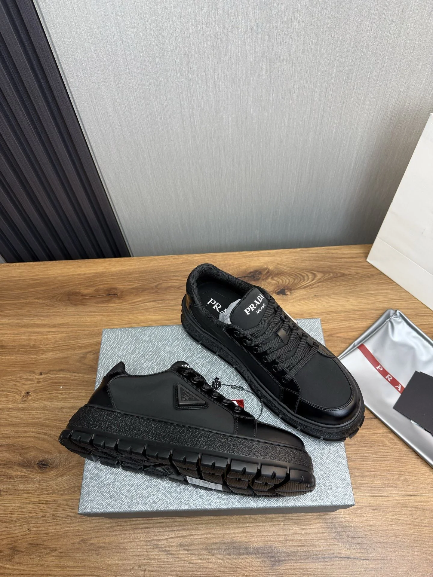 Prada Low Shoes Premium 34210