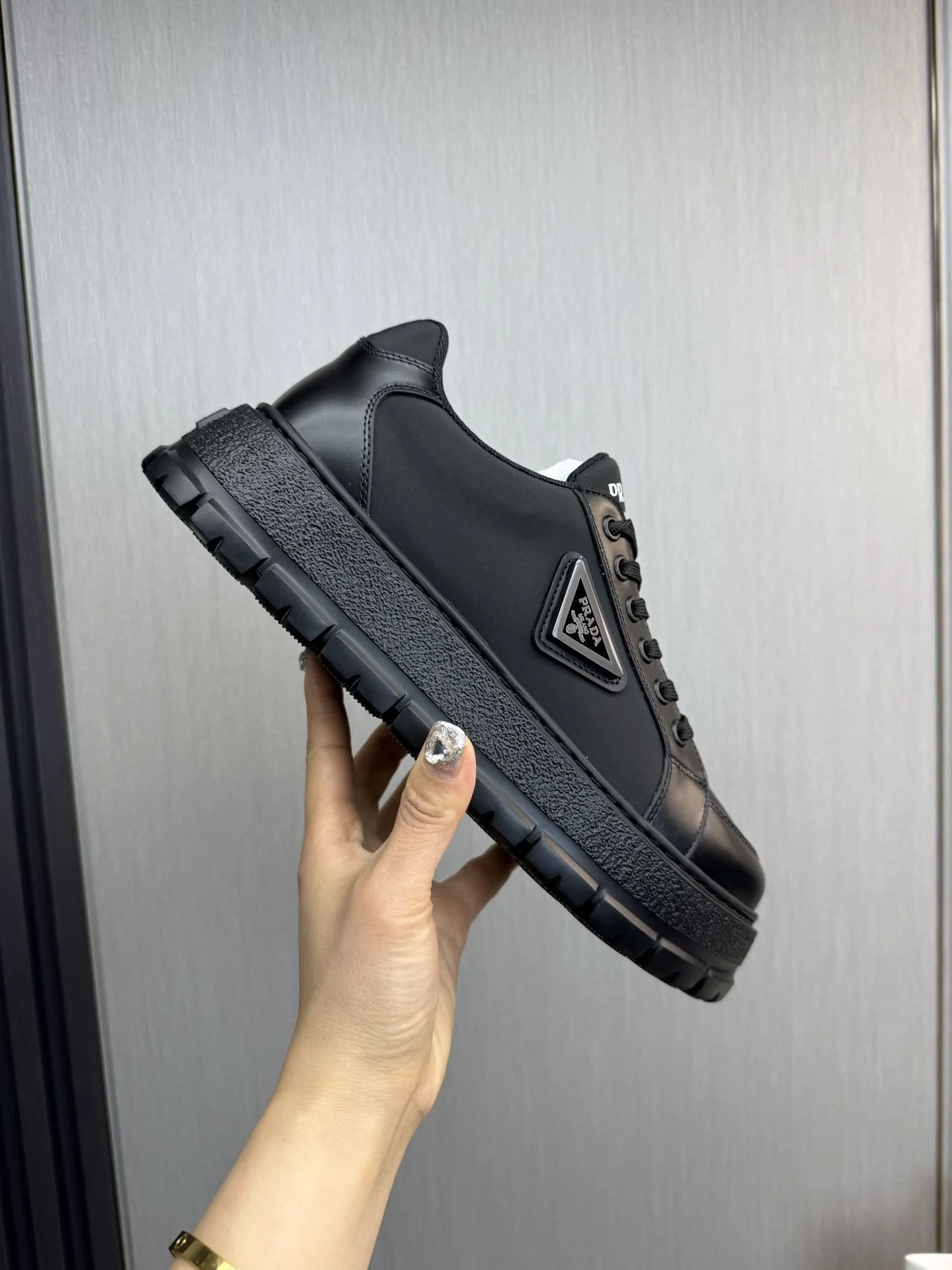 Prada Low Shoes Premium 34210
