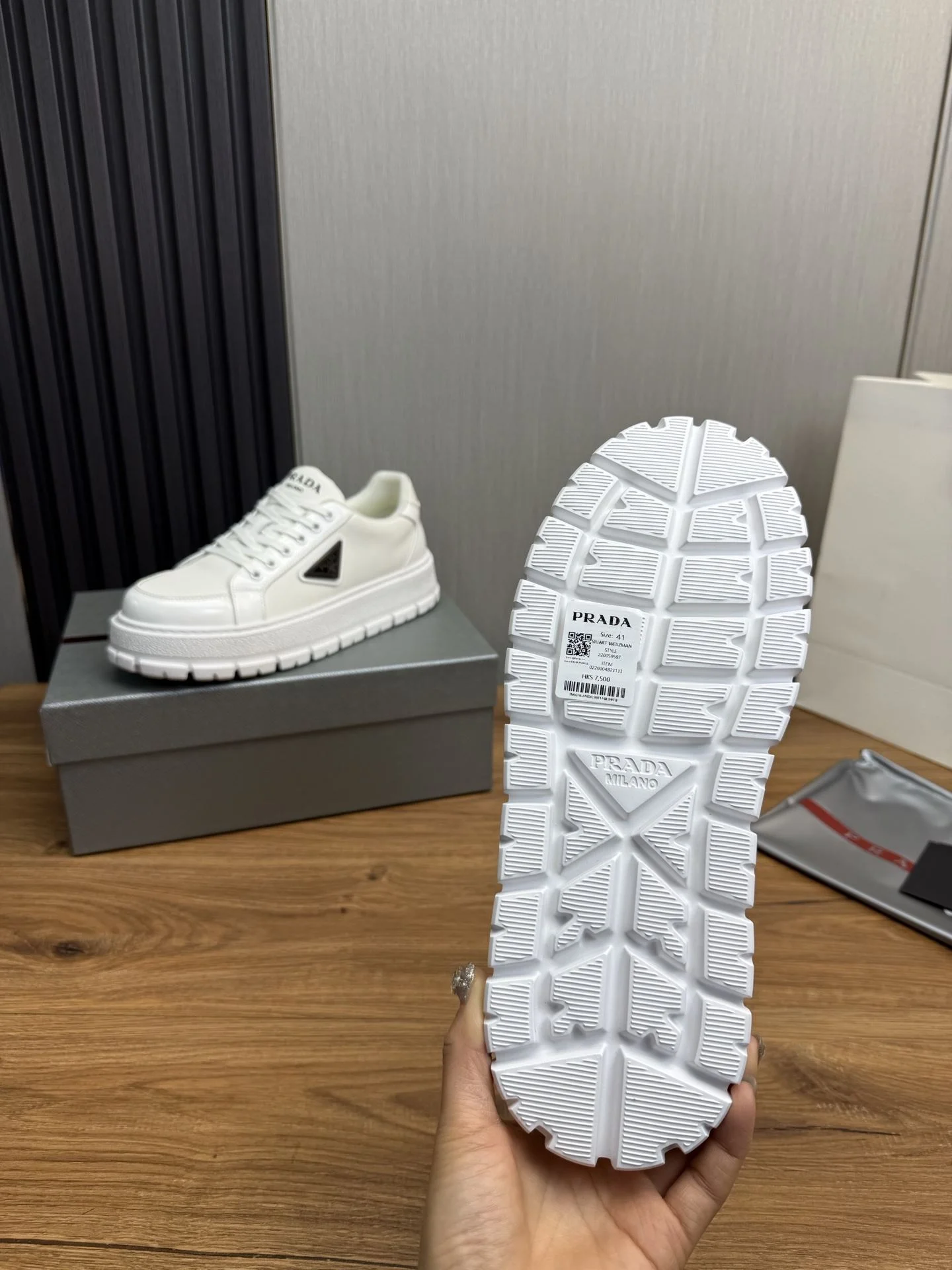 WrinkleFree Prada Low Shoes 34191