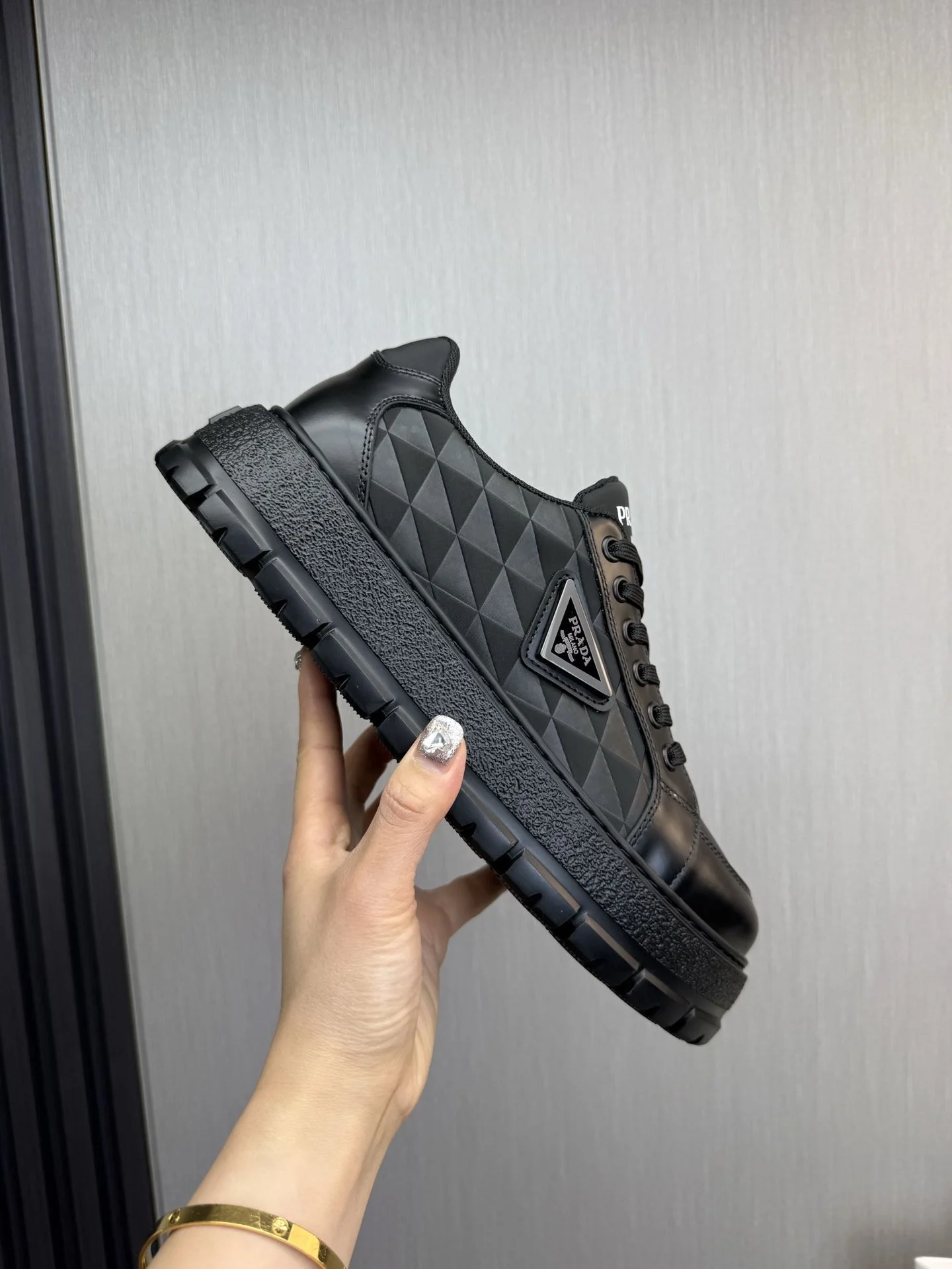 UrbanStyle Prada Low Shoes 34192
